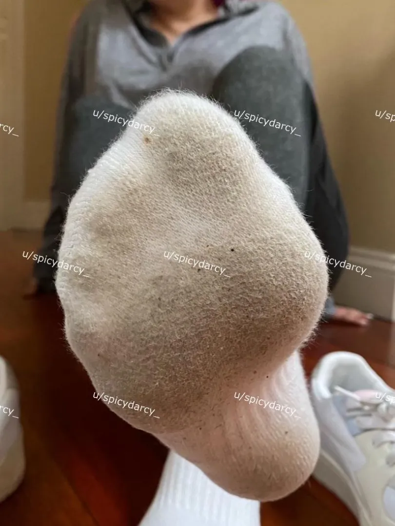 Sweaty dirty Nikes … come sniff [F] posted by Spicydarcy_