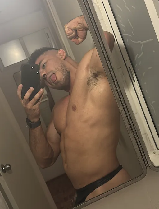 Sweaty pits ready to be smelled posted by Muscle_gay_bottom