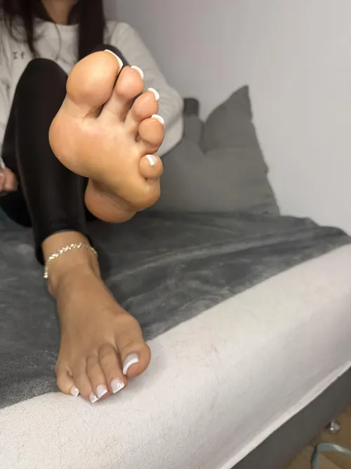 Sweet and soft, ready to worship? by lolaEdn