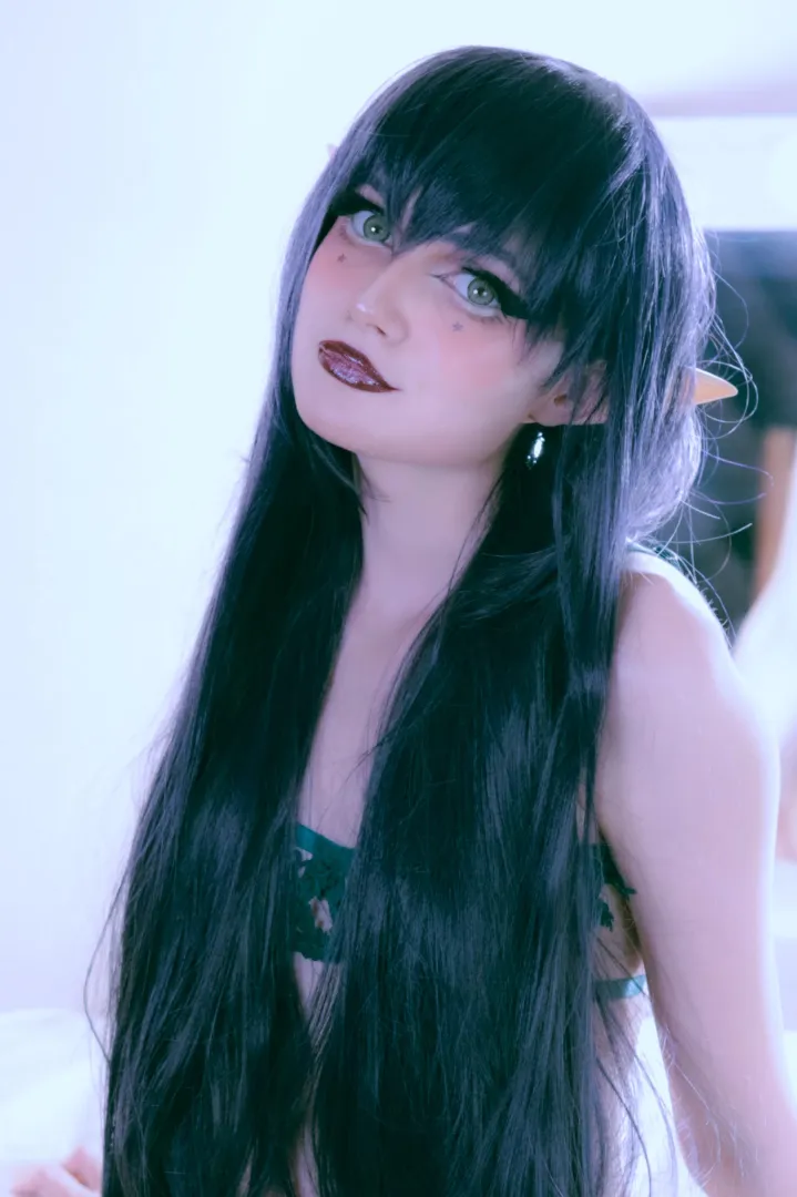 Sweet face with not so sweet intentions posted by Miniature_Girlfriend