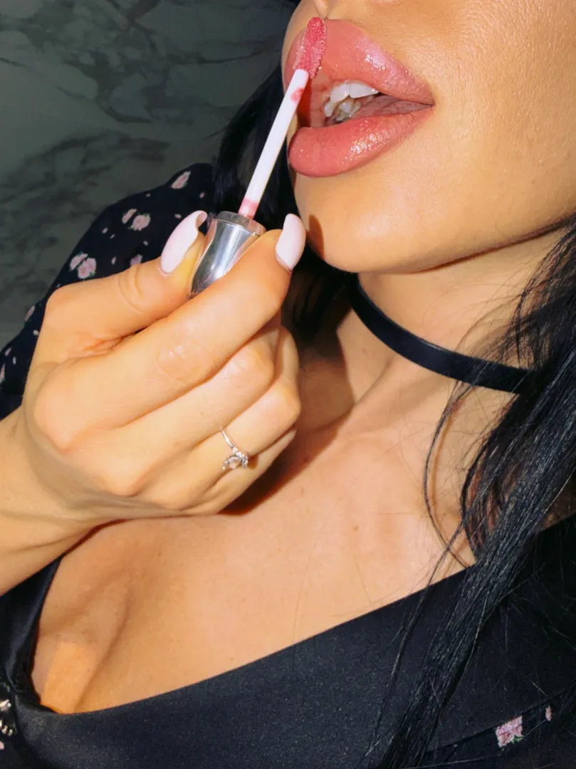 Sweet lip gloss posted by lingerra