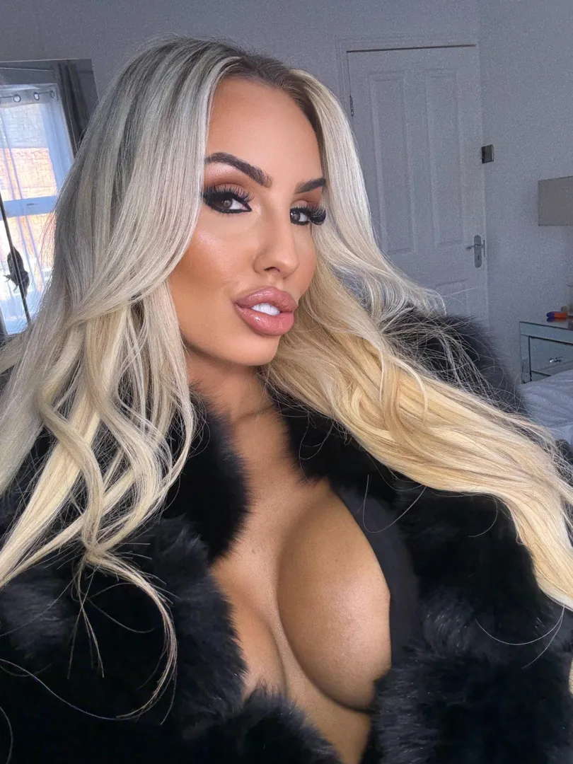 Sweet looks, wild intentions posted by CakeSupp