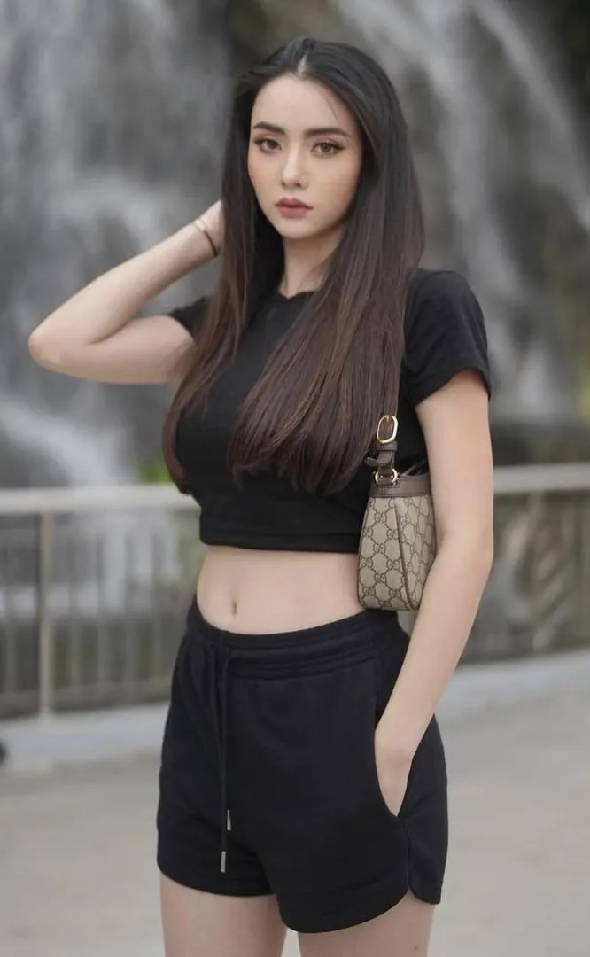 Sweet seducer posted by Sorry-Turnover8920