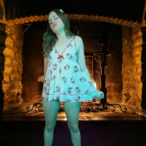 Sweet, short, impossible to ignore by Cissnei_