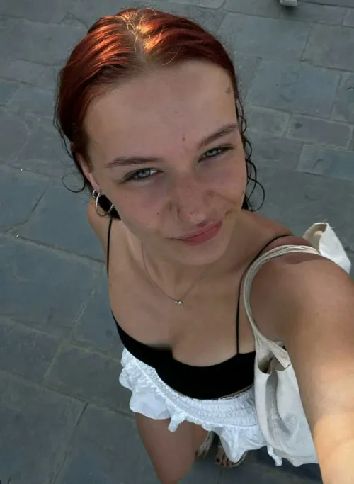 Sylkisitkö minun opiskelijan suuhuni?  by amandaemits