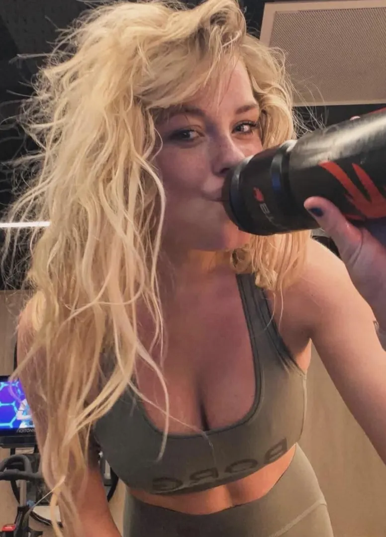 Sylvana Ijsselmuiden posted by dalenbarr