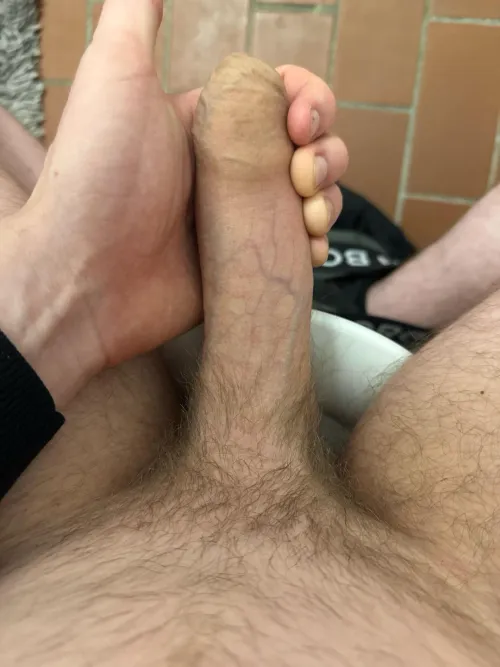 Søger ung fyr til at gokke med på cam? Må gerne have hvide sokker! by DeliciousTime8275