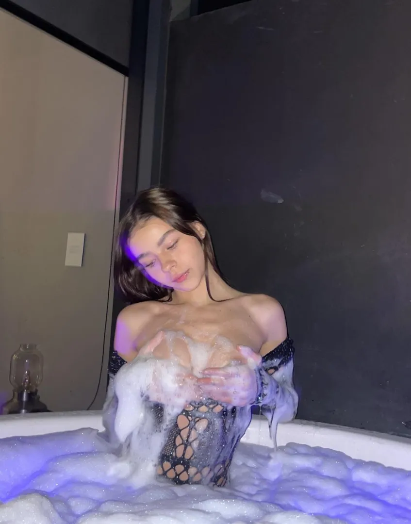 Tage et bad med mig?  posted by lisa-egirl