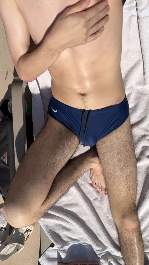 Taking in that Cali sun posted by Crimzonreaper80