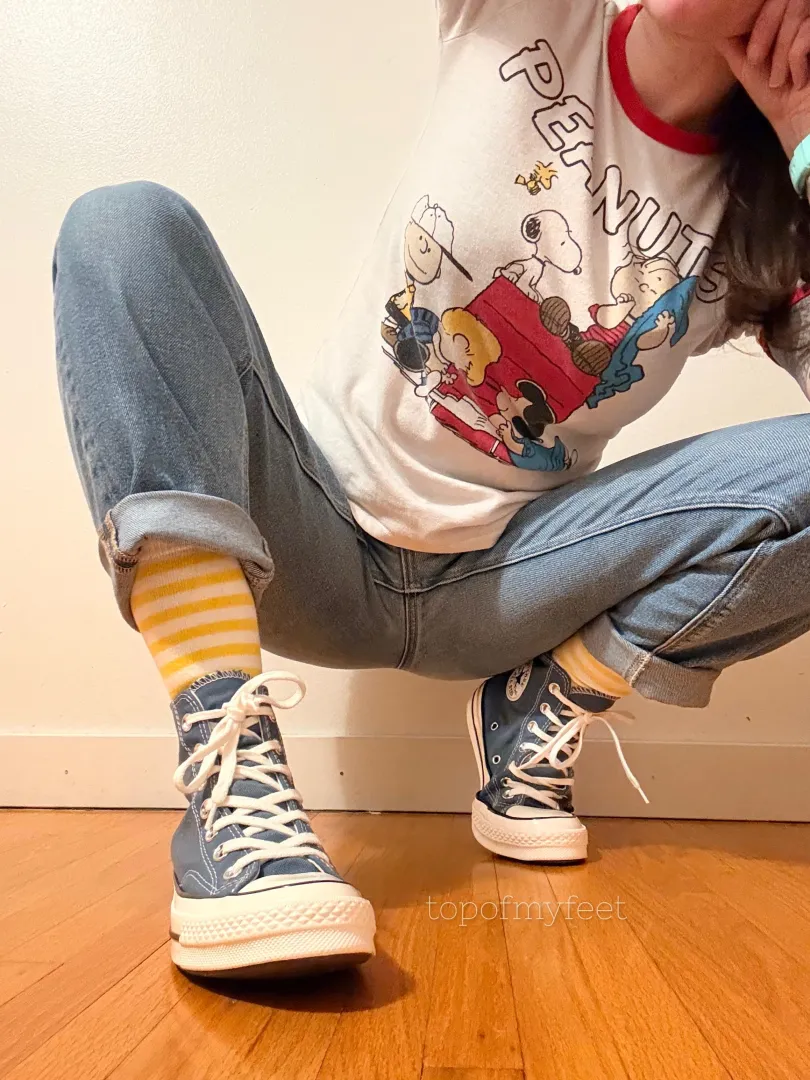 Taking it easy on you with clean toe caps. Kiss them. posted by topofmyfeet