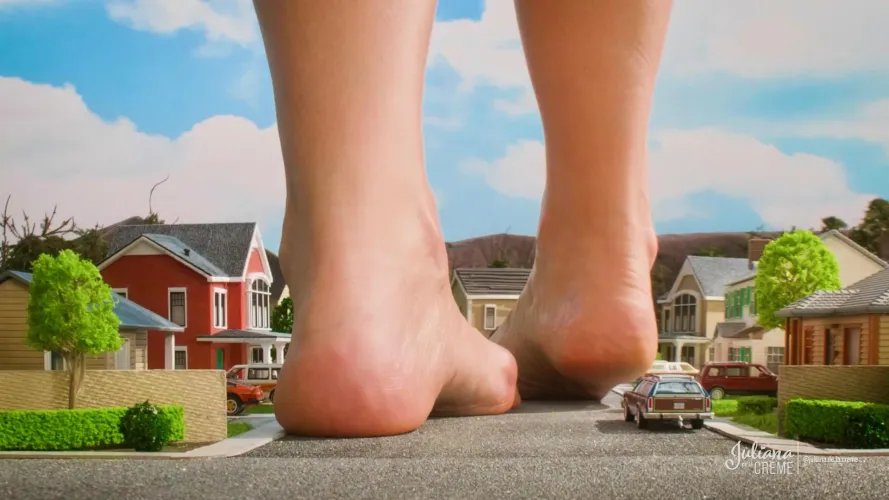 Taking my daily stroll through the neighborhood by juliana_de_la_creme