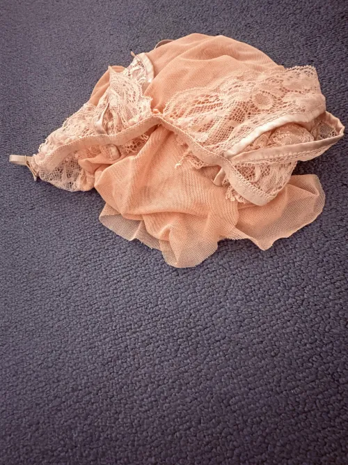 Taking my first cock as a sissy - [47M/35M] [Sissy] [Crossdressing] [Anal] by Chloe_Caged