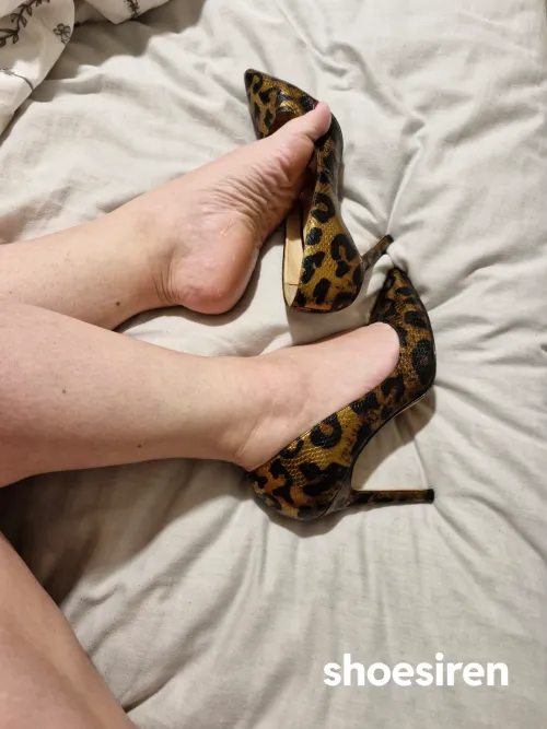 Taking my pretty shoes to bed by shoesiren