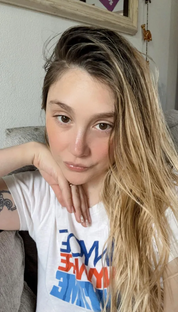 Talk to me and we will see posted by sofiaestrellas