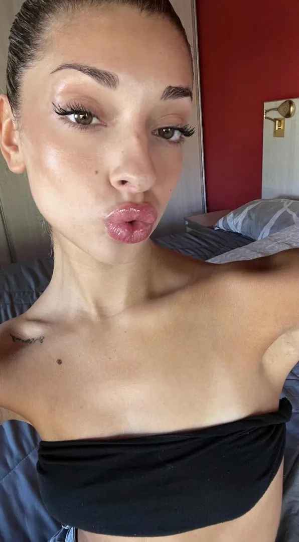 Taste my sweet lips posted by maylove06