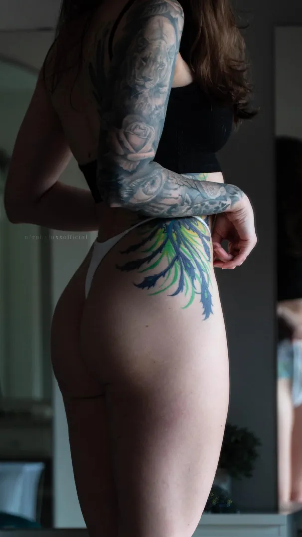 Tatted gym girl [f] posted by RubyLuxxOfficial