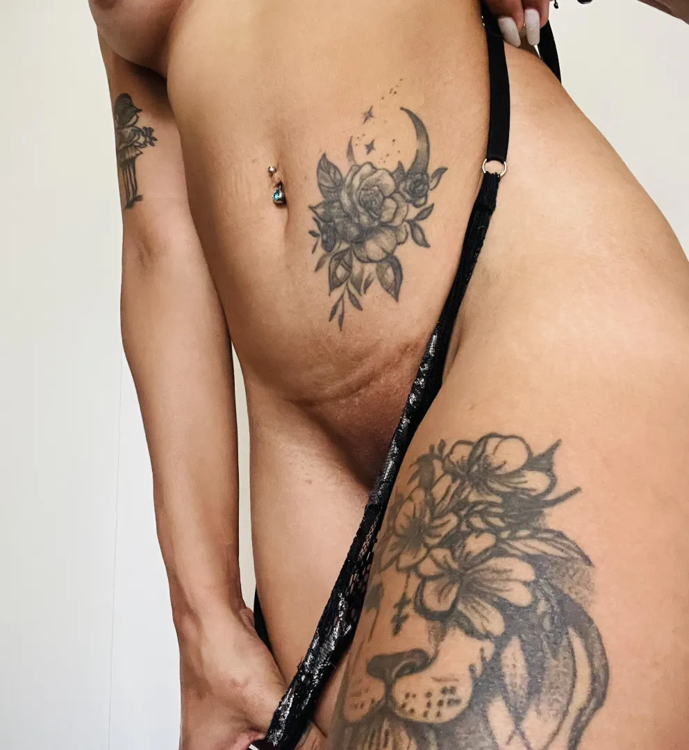 tattooed and horny Latina posted by Sashytta_Brunette