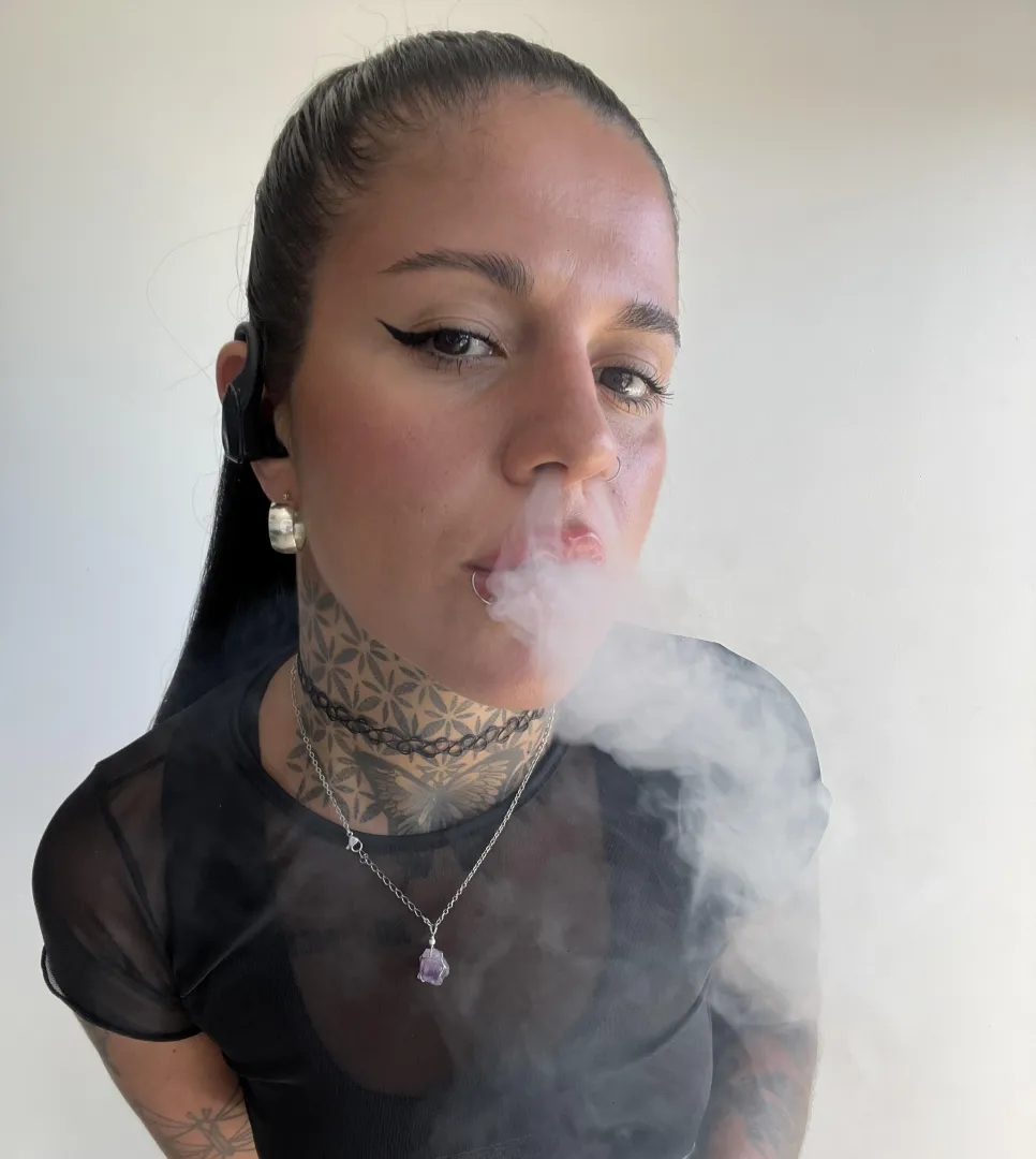 Te envolveré en mi humo hoy posted by girlytattoo