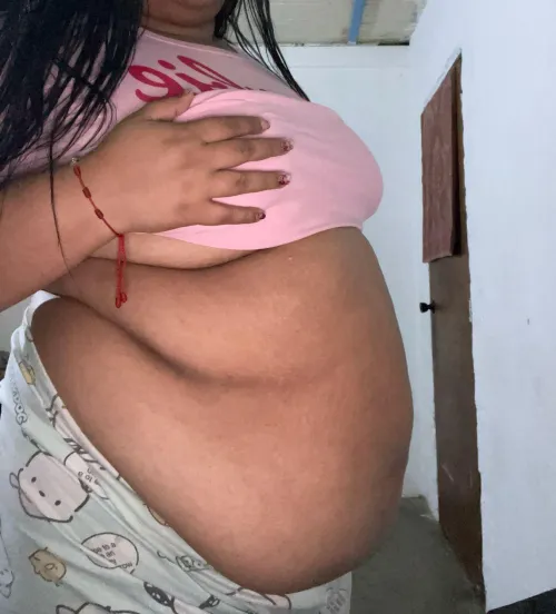 Te gustan las panzas cerveceras  Telegram Elibelly23 by ShoeMental4180