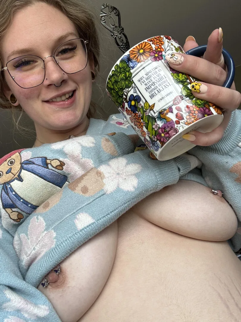 Tea always helps posted by brainlessbimbo99