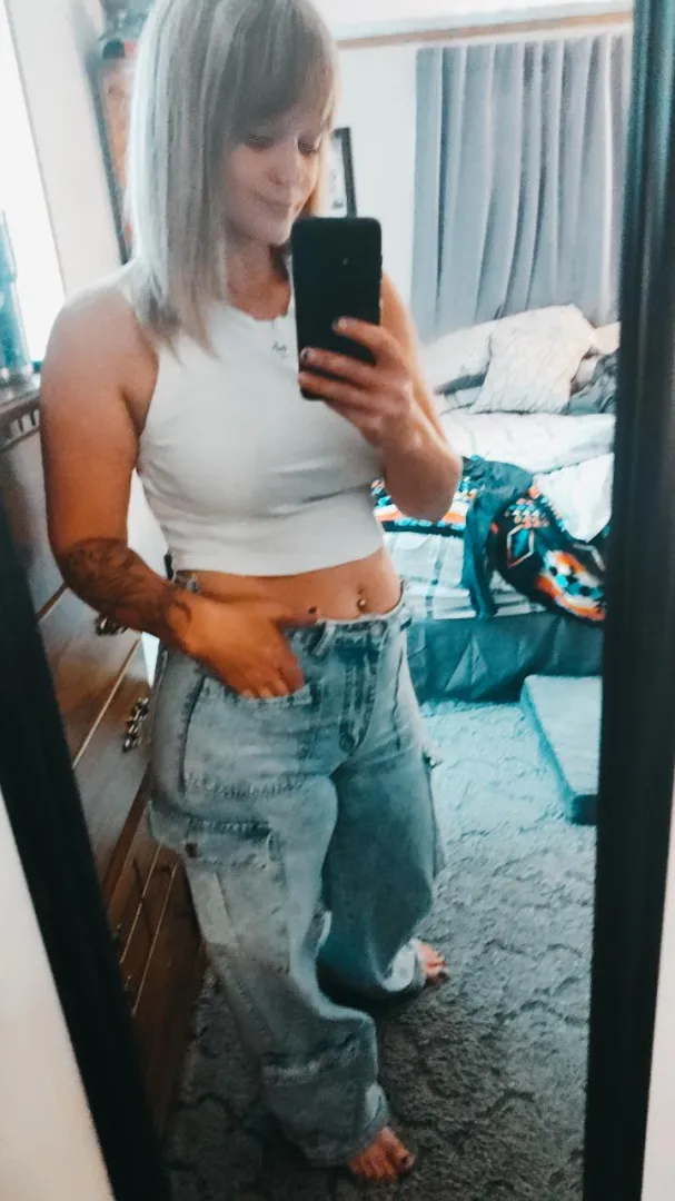 Tell me all of the ways u would use this girl posted by MissTaylorLaurenxo