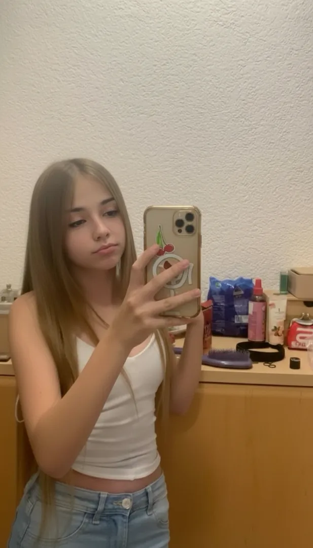 tell me if this looks like the first time it’s been touched posted by sugar_with_thorns