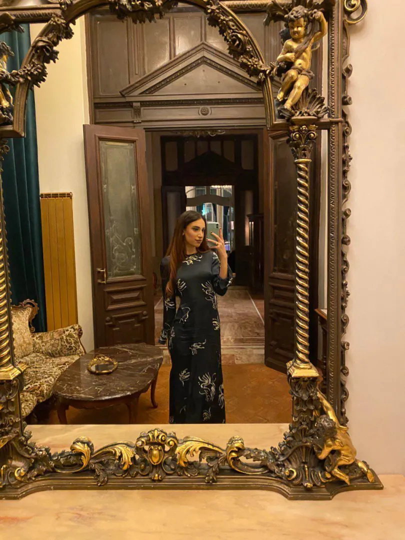 Tell me the first thing you think when you see me.. posted by EvvaXo