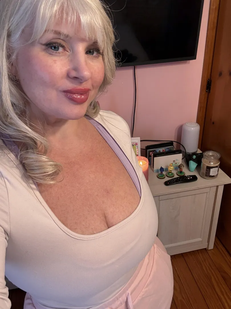 Tell Me The Truth..
I hope you were drippy and leaked getting your underpants wet for me today.. Did you?

After you get vids to make me smile, will you review it as a comment and I will thank you in a comment back?


#Goddess #Goon #Gooner #Mistre posted by PaintedRoseLive