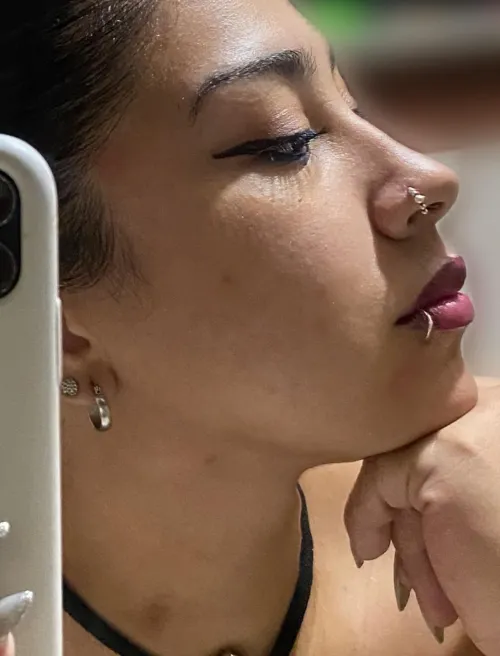 Tell me what you think of my lips  by niina_fz