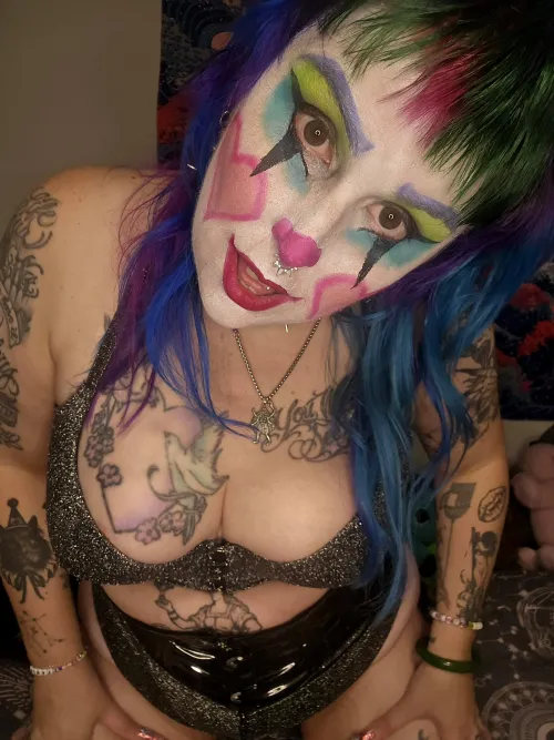 Tell me you wanna see my pretty little clown pussy by pukotheclown