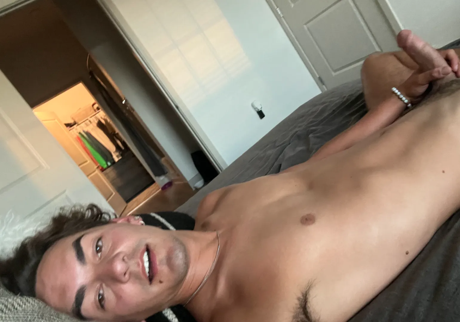 tell me your first thoughts when you see my cock posted by iananthonyyy