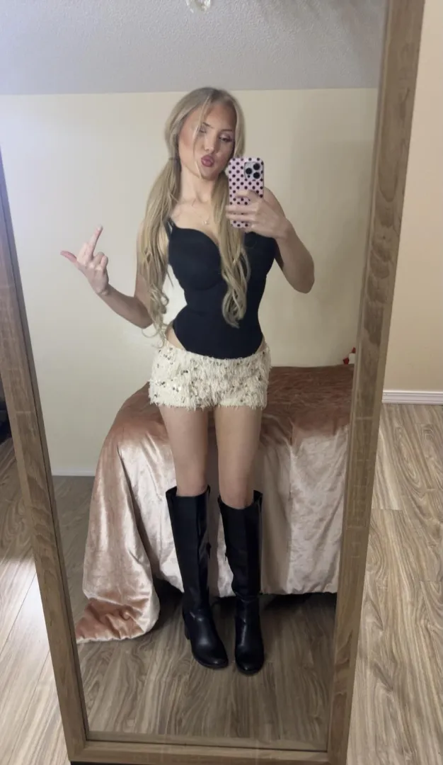 Tell your wife you spent all her valentines gift money on me and send her this pic posted by goddesssophie111