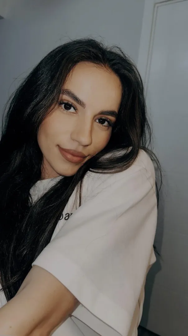 Teodora Meluță⚽️ posted by No-Track-5848