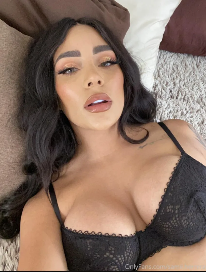 Tetas perfectas y cara de tentación  posted by frankiibun