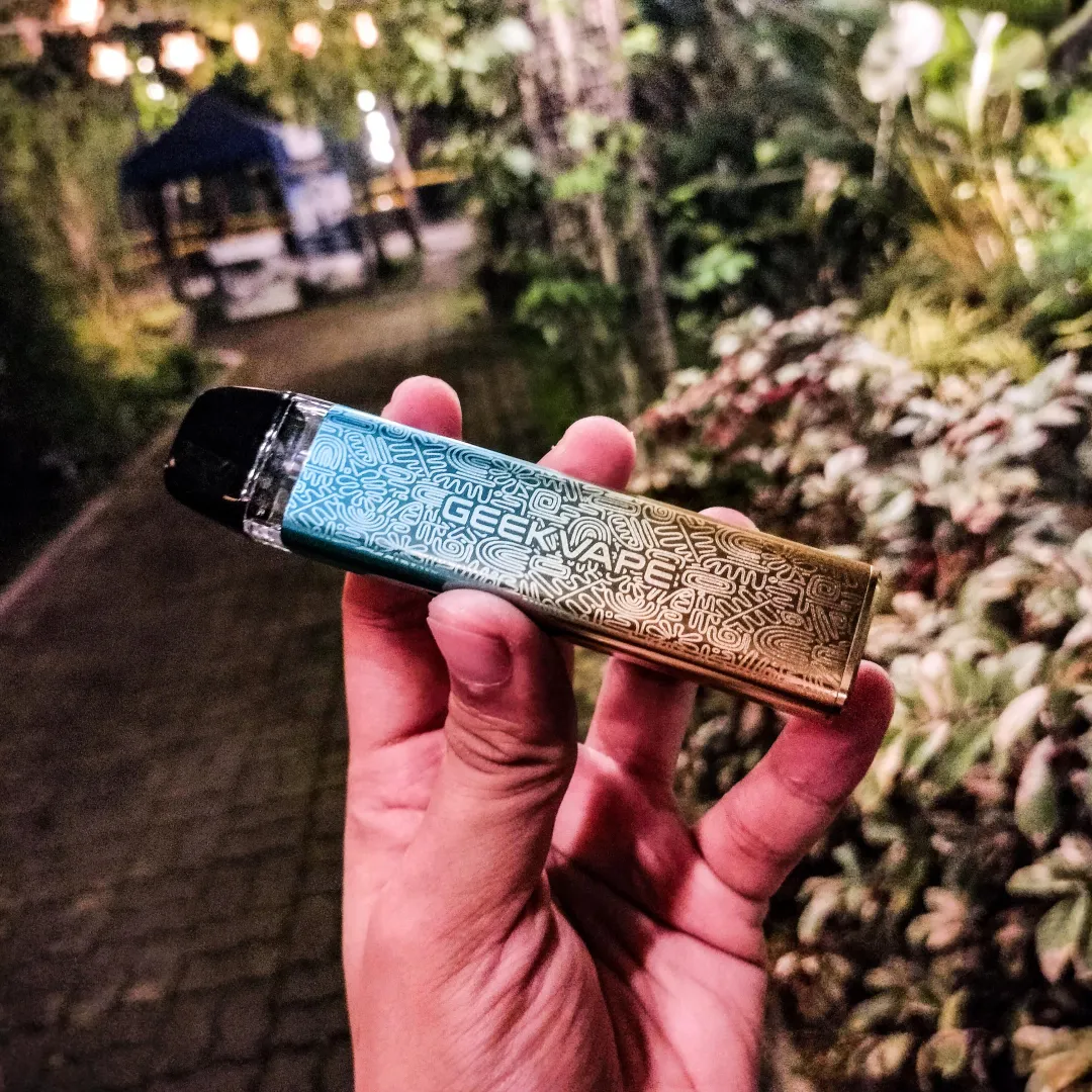 TGIF hand ✔️ posted by KaizerDome