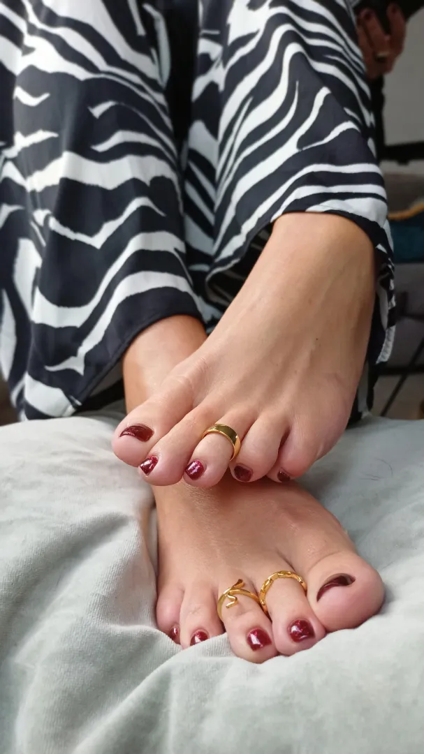 TGIF... now give these feet some loooovvveee ;) posted by LadyoftheSteps