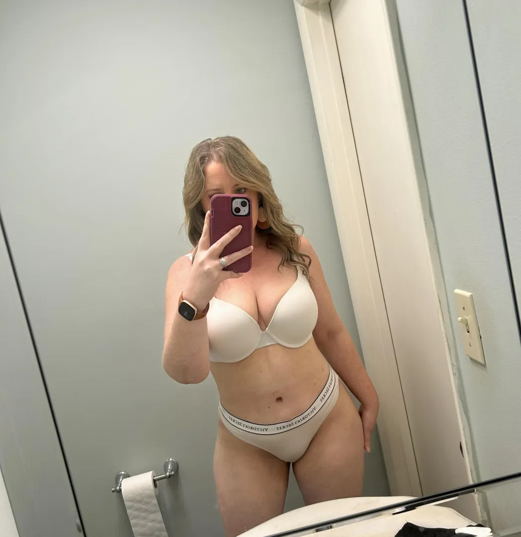 TGIF! Who’s ready for the weekend?  posted by GAGirl1985