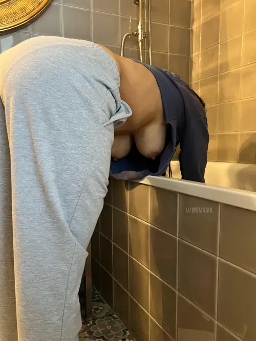 That drain thing got stuck again by MomKaia