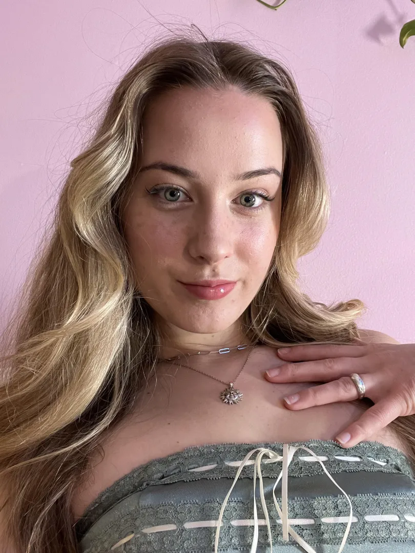 That instant dopamine hit you get from depositing your paycheck into my hot superior bank account‍ posted by hi-viv