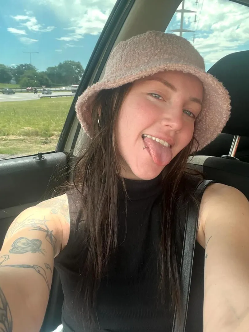 that smile could light up the city posted by CherryWobble