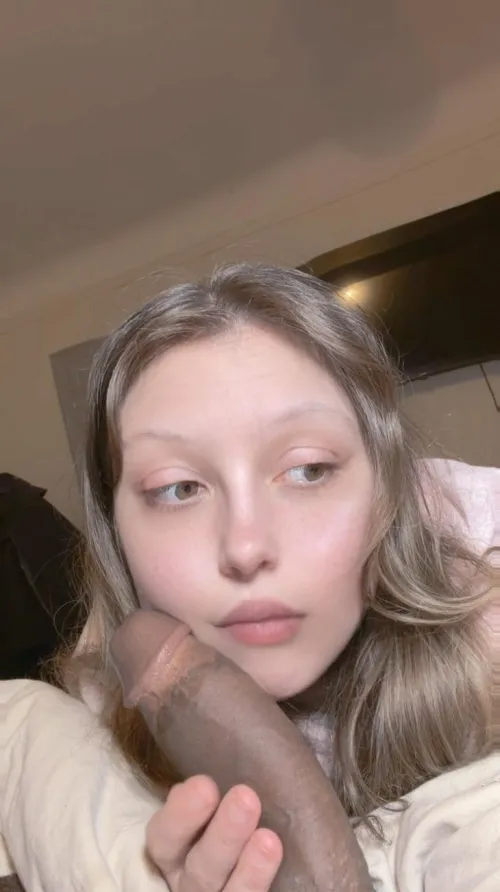 That thing just made me orgasm 3 times in a row by Mellyquikenn