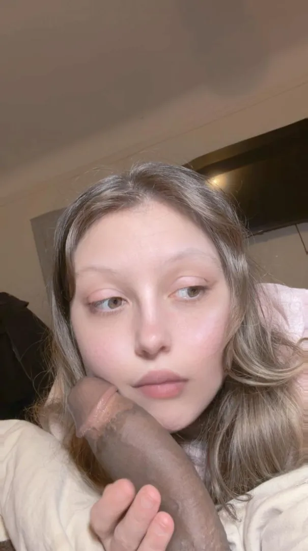 That thing just made me orgasm 3 times in a row posted by Mellyquikenn