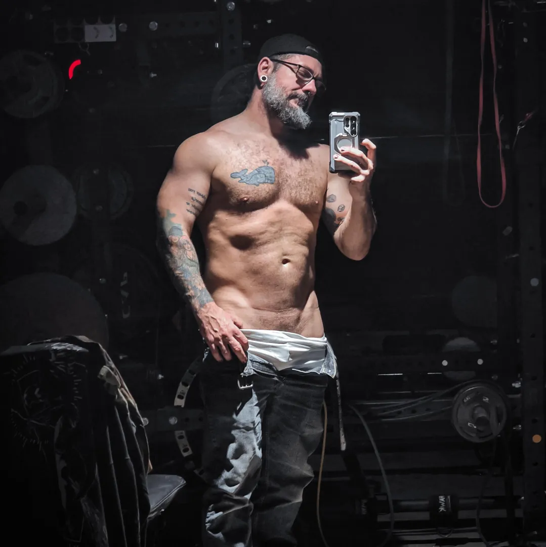 That's a deep V. Come get a closer look. posted by thelupinefiasco