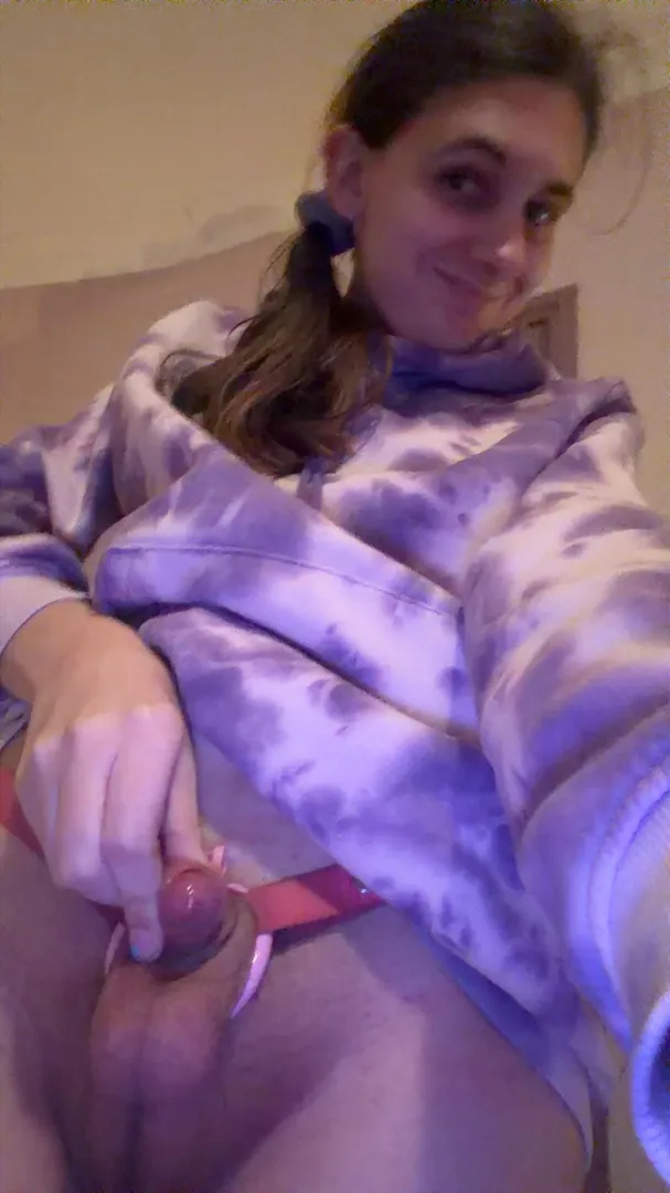 thats the reason why im in a cage its just so small u barely notice it posted by jessiesissyadventure