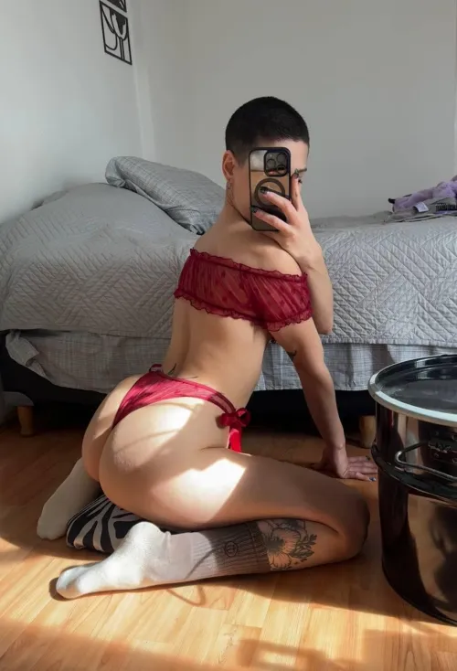 the best time is when the sun hits my curves just right by EdgyTryna