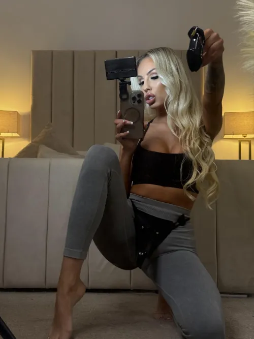 the best view you could have of your mistress by TrinketThick