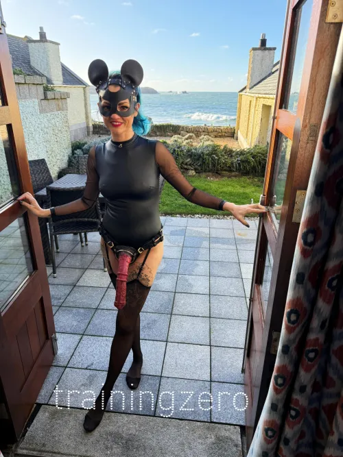 The bigger the better, don't you agree? by Miss_Raven_Zero