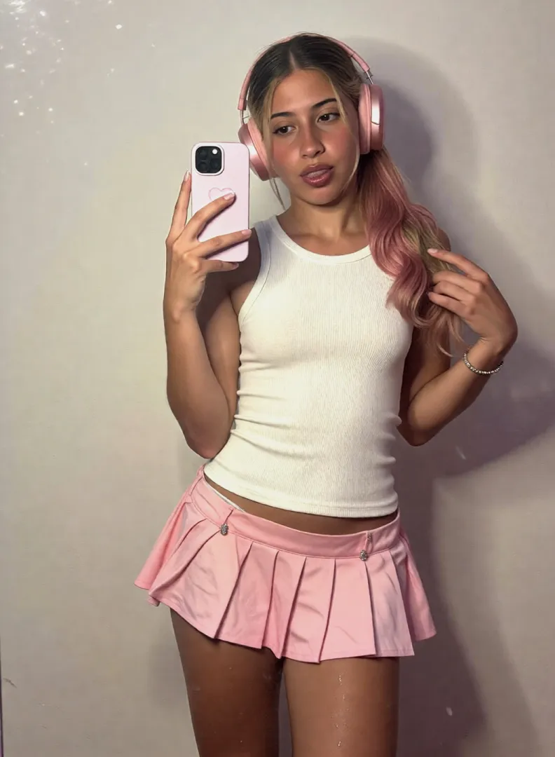 the biggest BWC in college keeps hitting me up, should I let him breed me or nah posted by chardaechina