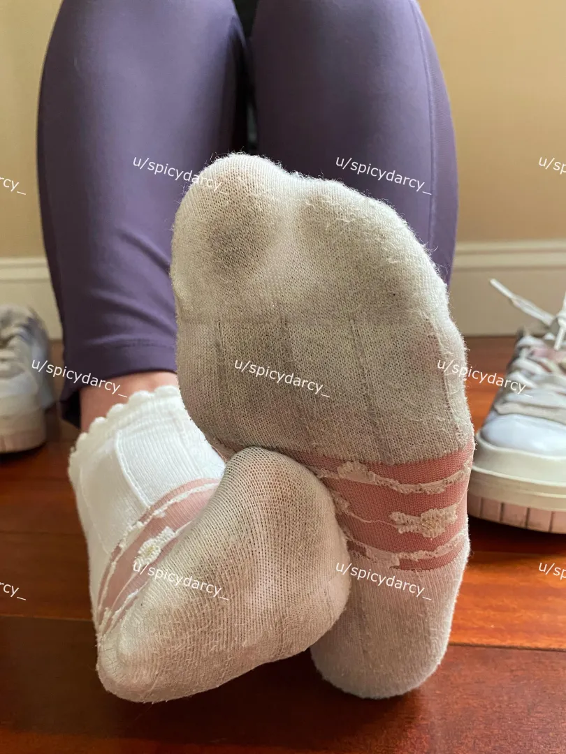 The bottoms should be white … oh, ooops posted by Spicydarcy_