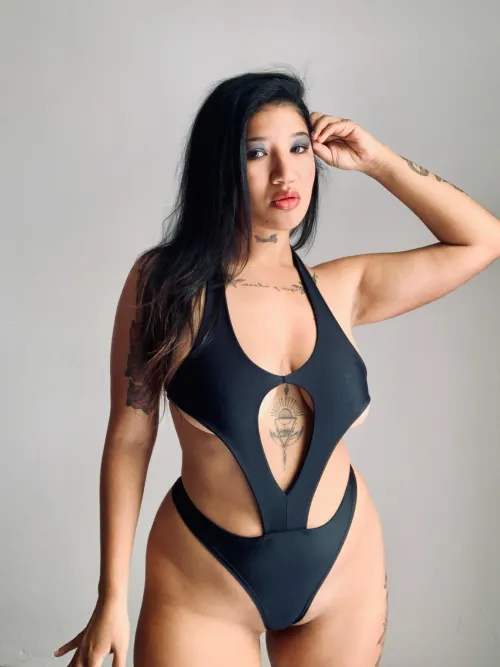 The color black enhances every inch of my curves by moroxhaa